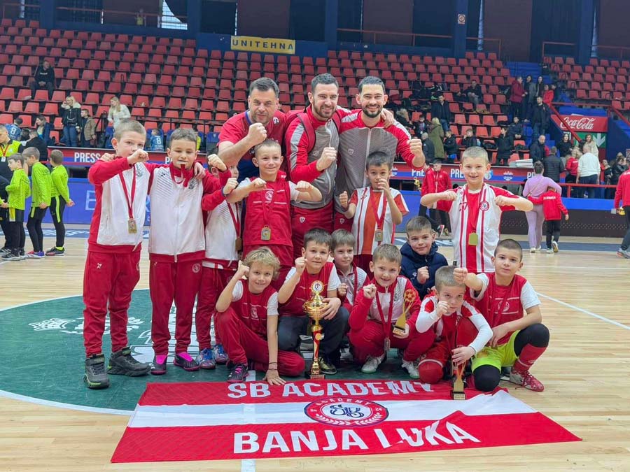 Stigao prvi trofej